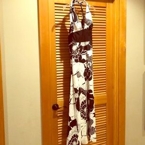 Summer halter dress in tropical print!